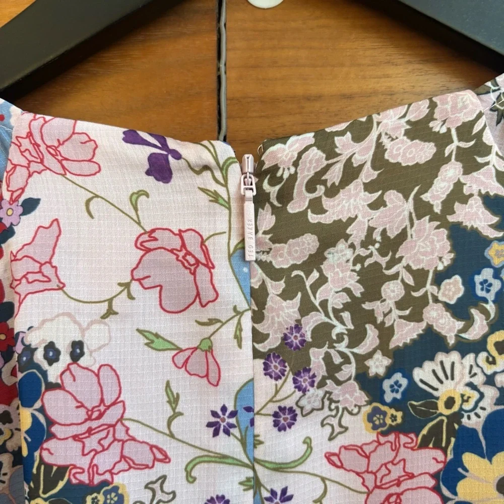 Ted Baker Lalu urban printed fluted hem mini dress, Size 2 - Picture 15 of 16